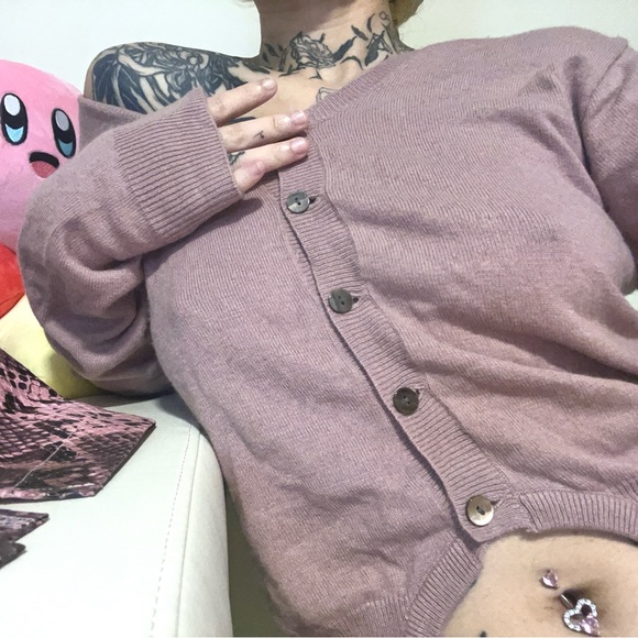 Irregular cut dusty pink cardigan with a relaxed fit - Picture 8 of 11